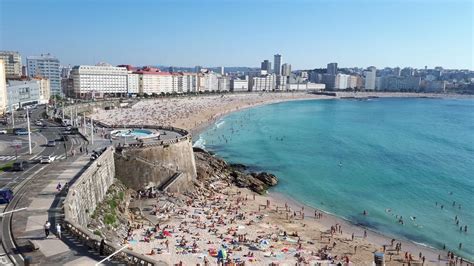 La Coruna Spain Cruise Port Guide: Beach & Old。